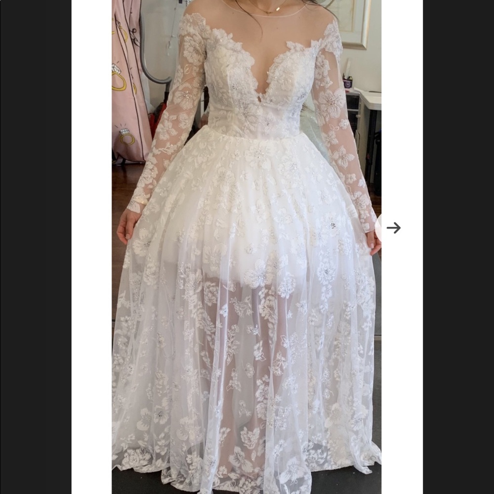 HAYLEY PAIGE WEDDING GOWN $800 alterations made